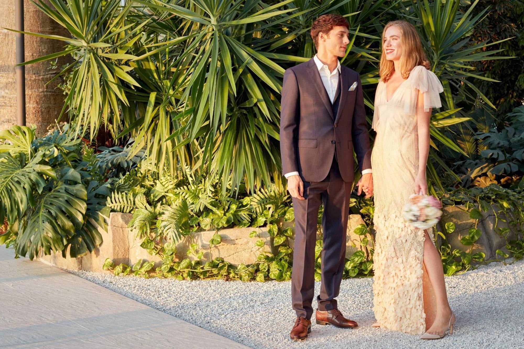 Paragraph Resort & Spa Shekvetili, Autograph Collection Exterior photo Wedding couple